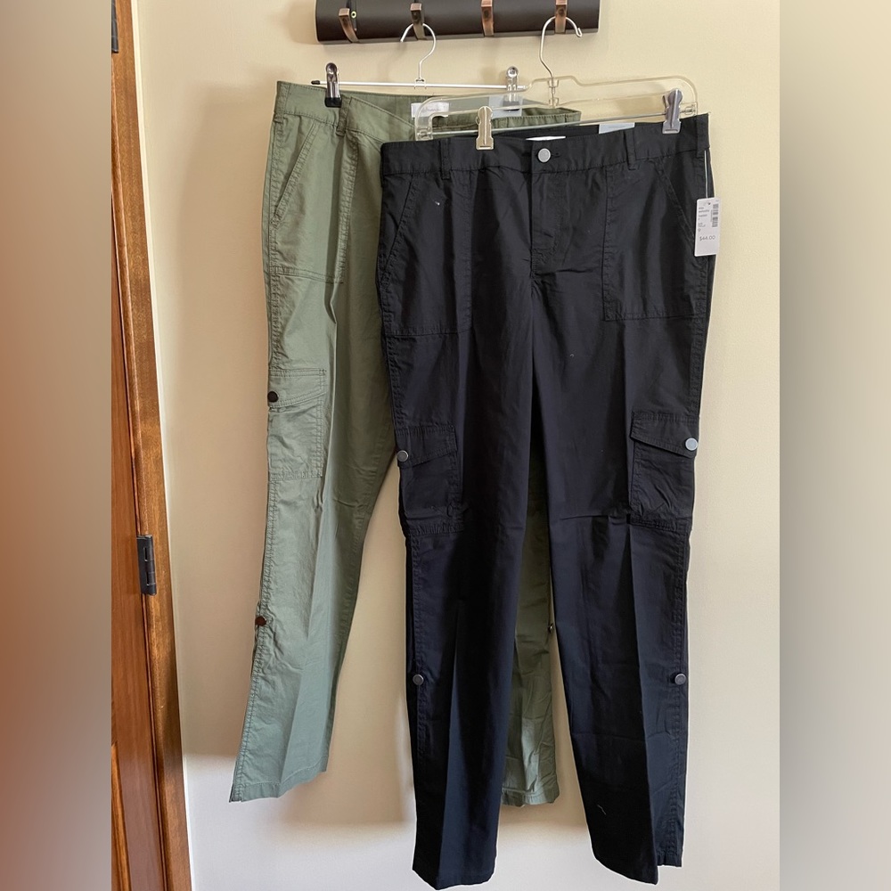 NWT. Sz 9 Reitman’s Hiking pants Black and Green.